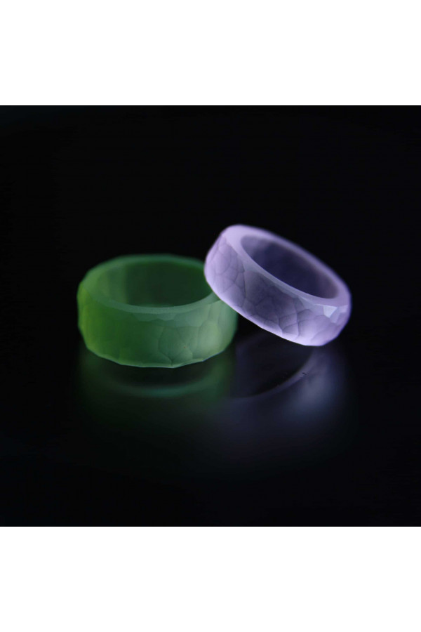Broušený prsten ze skla