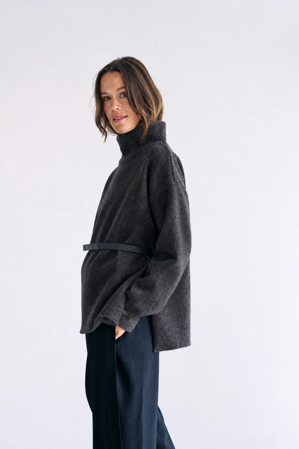 Minimalist_Belted_Turtleneck_Portrait_1512x